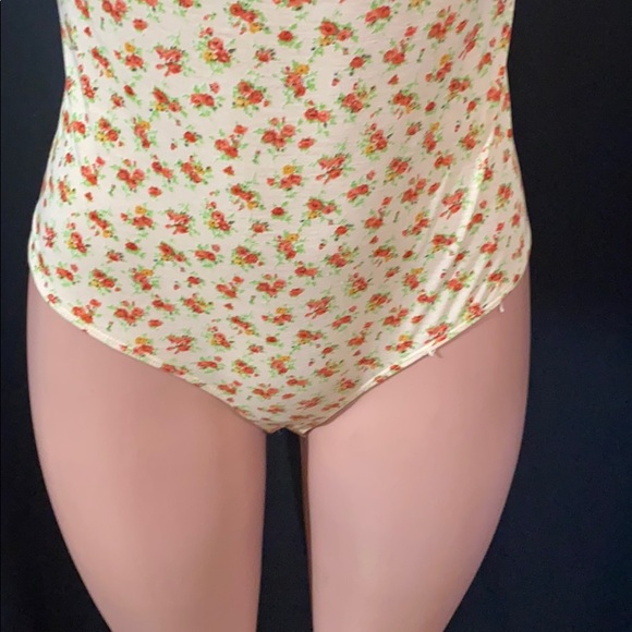 NWT LITTLE BLACK BODYSUIT Floral Shirred Top - Picture 4 of 8